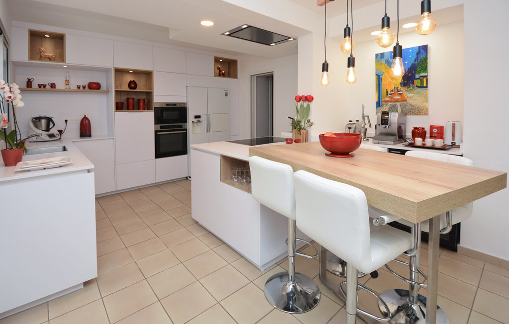 cuisine avec coin repas