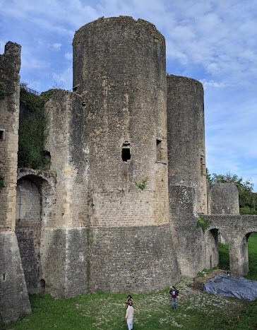 chateau de Villandraut