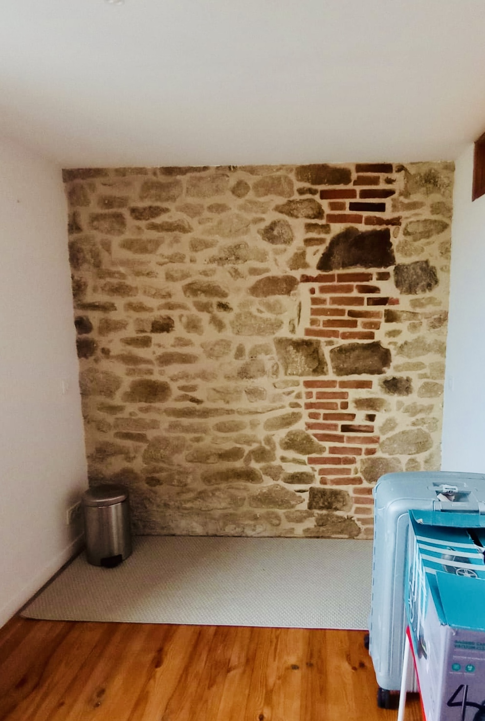 L'autre côté de la chambre 1