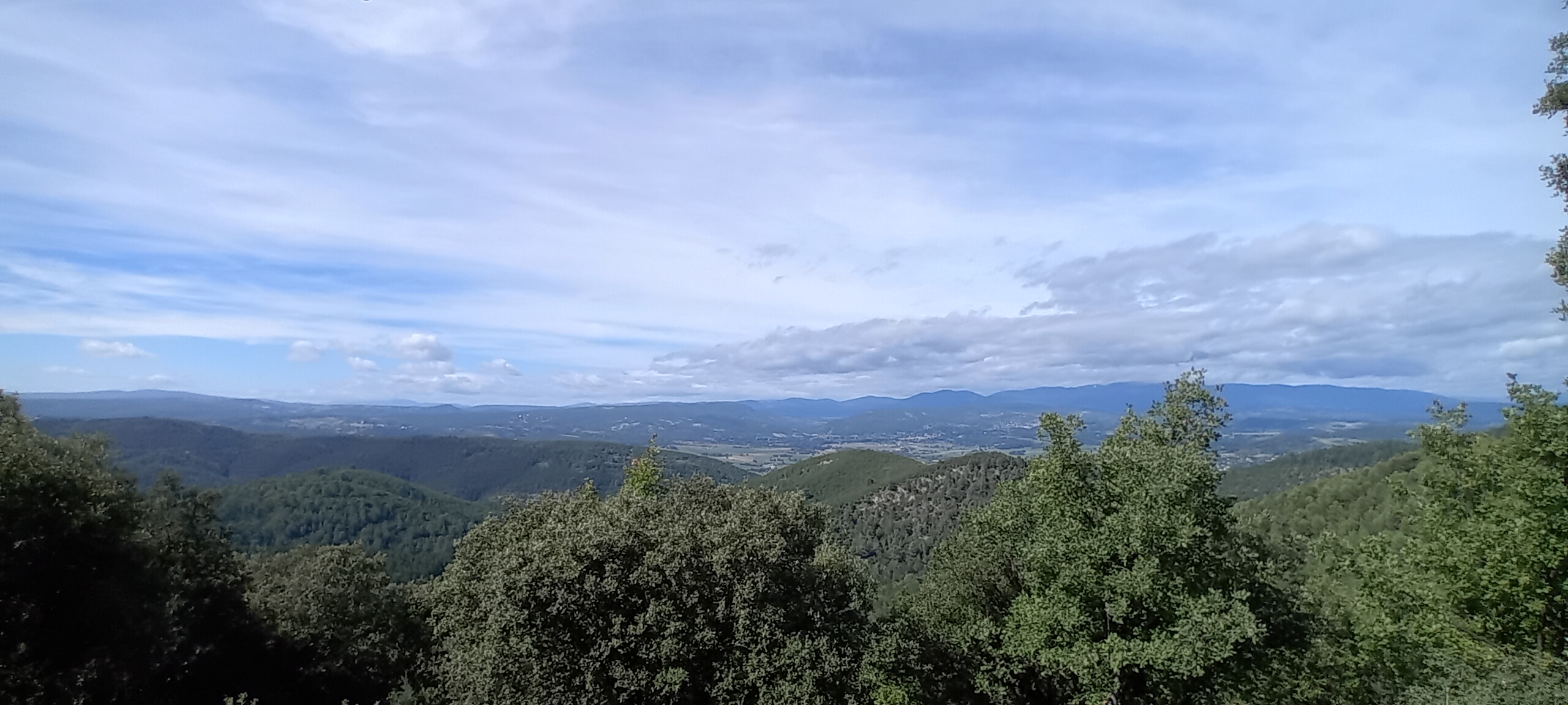 Vue sur la montagne de Lure et le Mont Ventoux