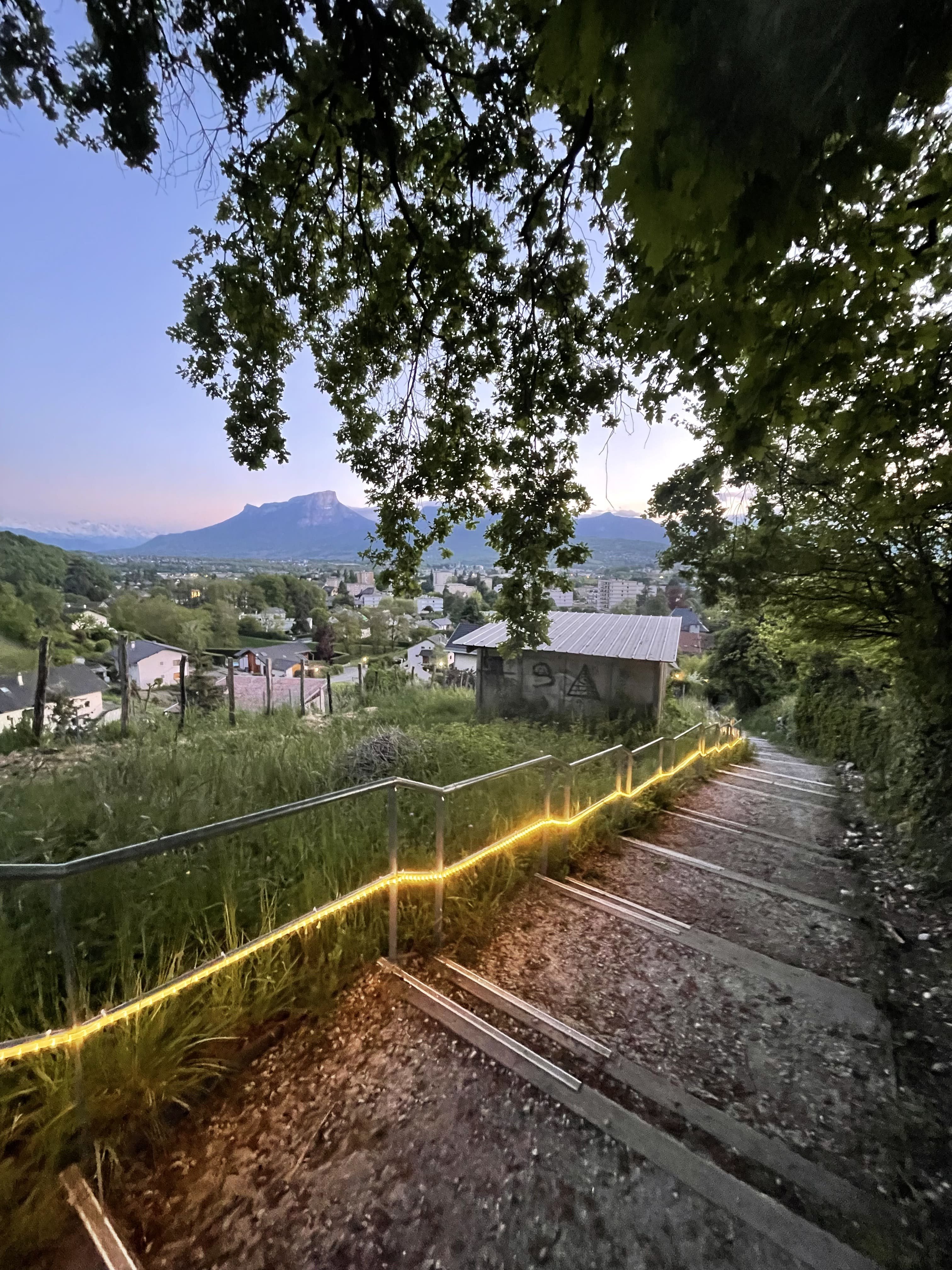 Un des nombreux chemins depuis la maison