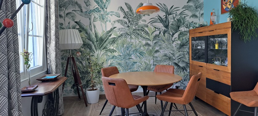 salle à manger ouverte sur la cuisine