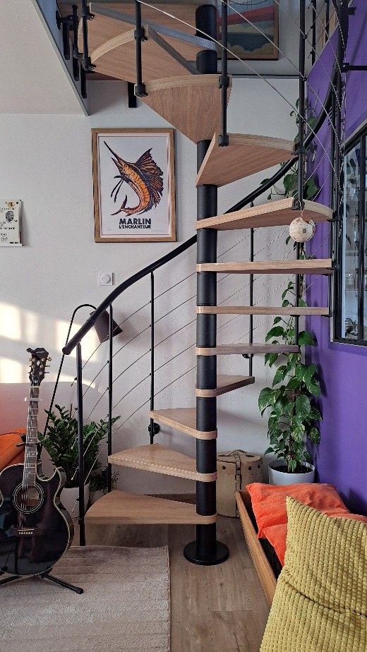 escalier menant à l'étage
